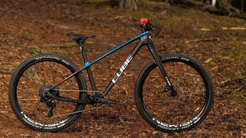 Cube Elite 240 C:62 SLX carbon´n´blue´n´red – Bild 6